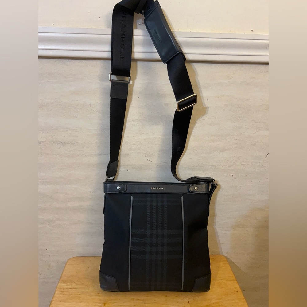 Beanpole Black Plaid Fabric Crossbody Messenger Bag.